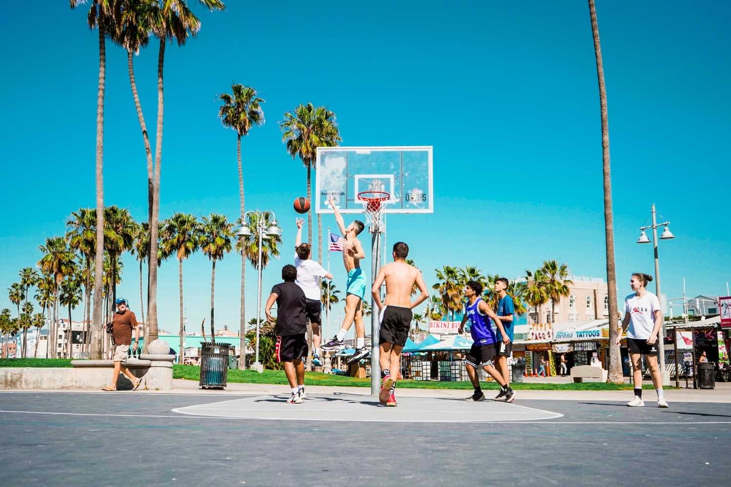 camps de basket a Los Angeles